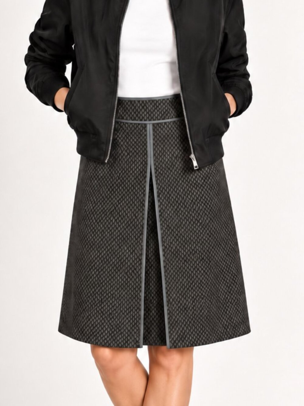 Classiques Entier Wool-Blend A-line Skirt with Black Diamond Pattern, Size 10